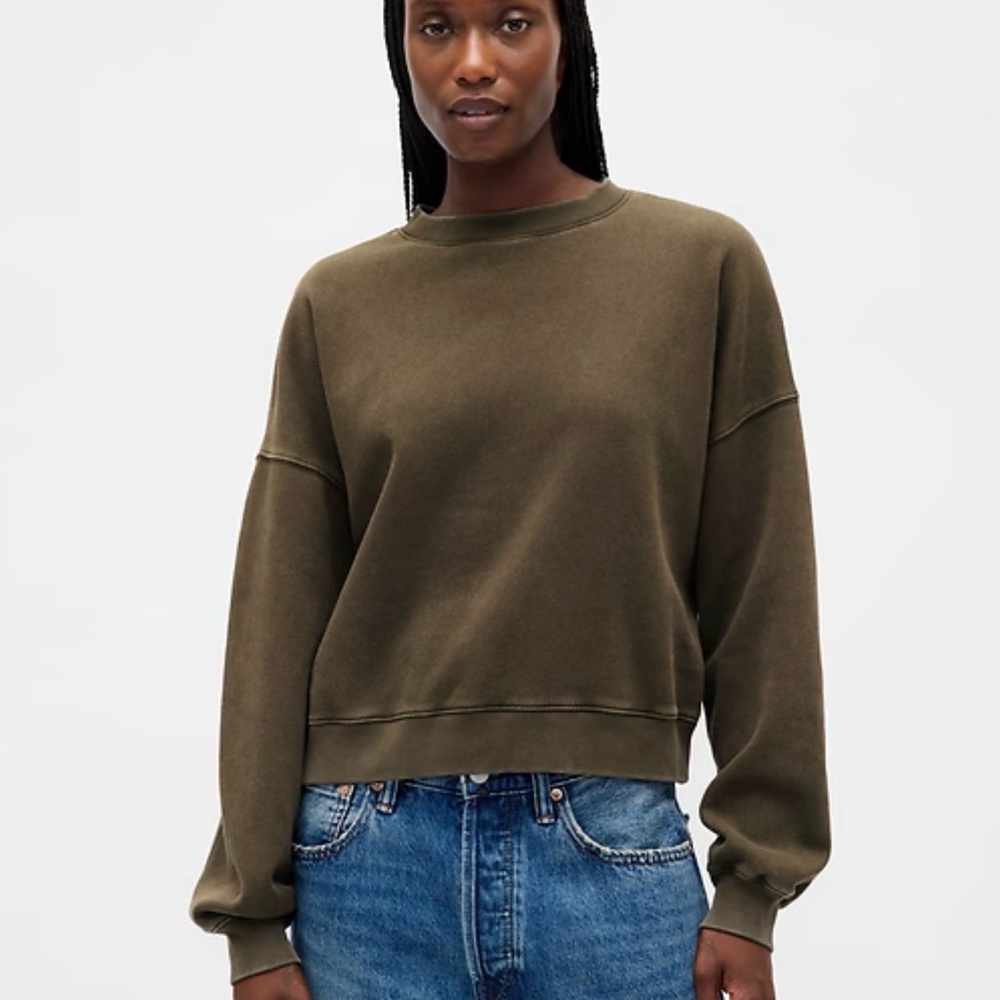 GAP Olive Green Vintage Sweatshirt and joggers
Both items included